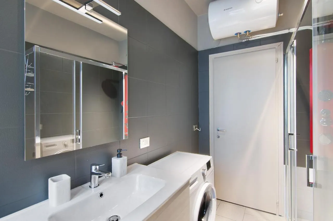 Colico Center Apartment 0*,  Italy